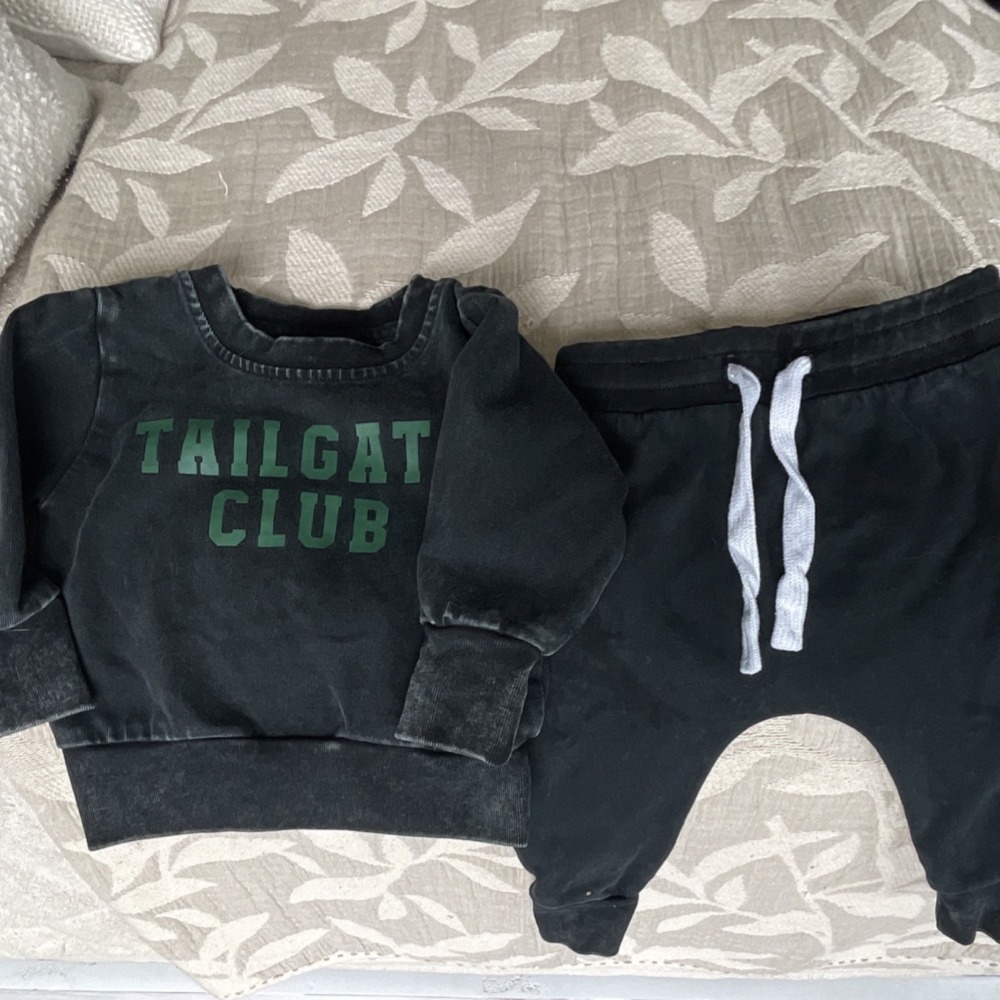 Olive + Scout Unisex 6-12M 2pc Tailgate Graphic Fleece Sweatshirt & Pants